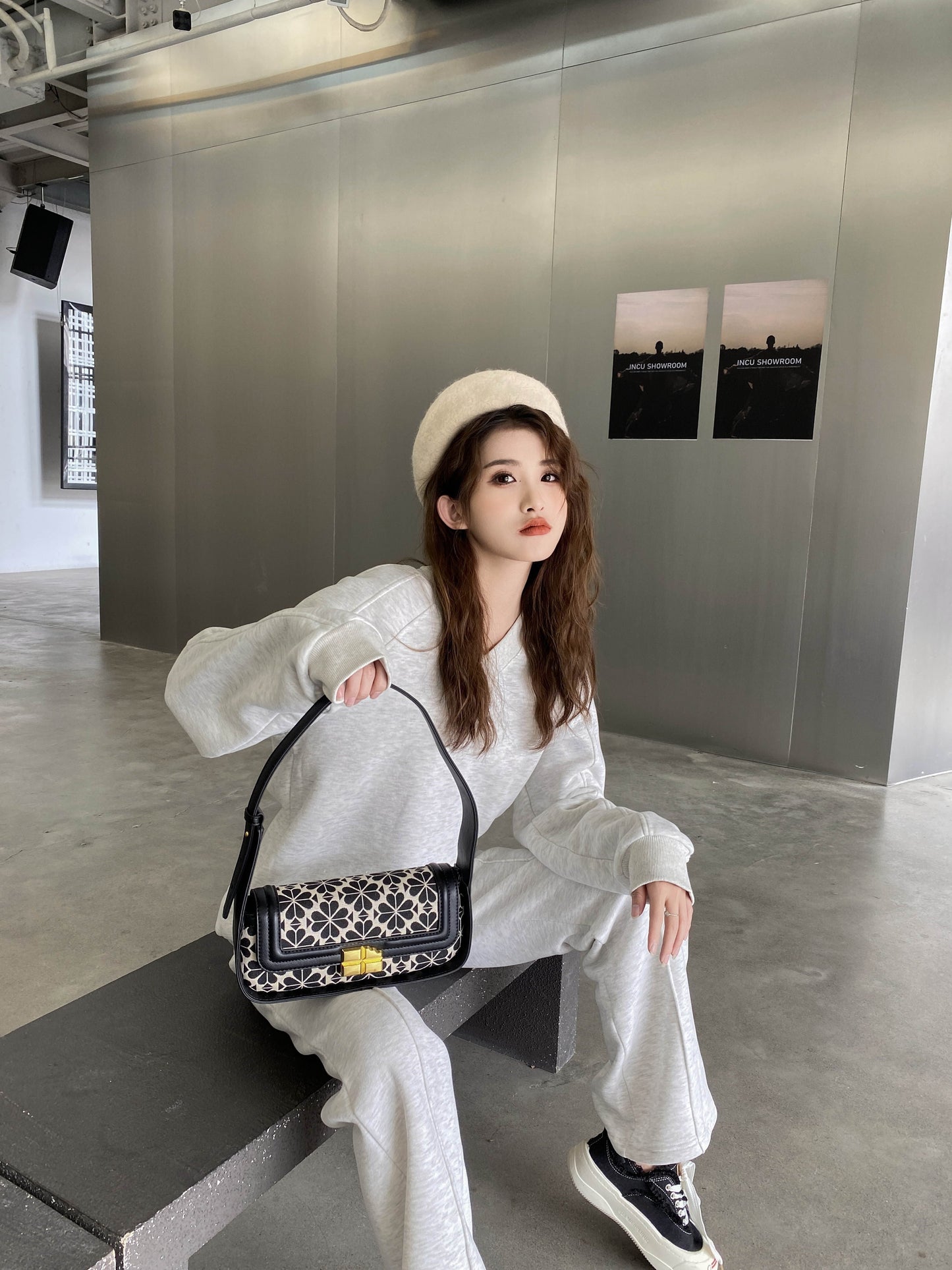 Medium Tote