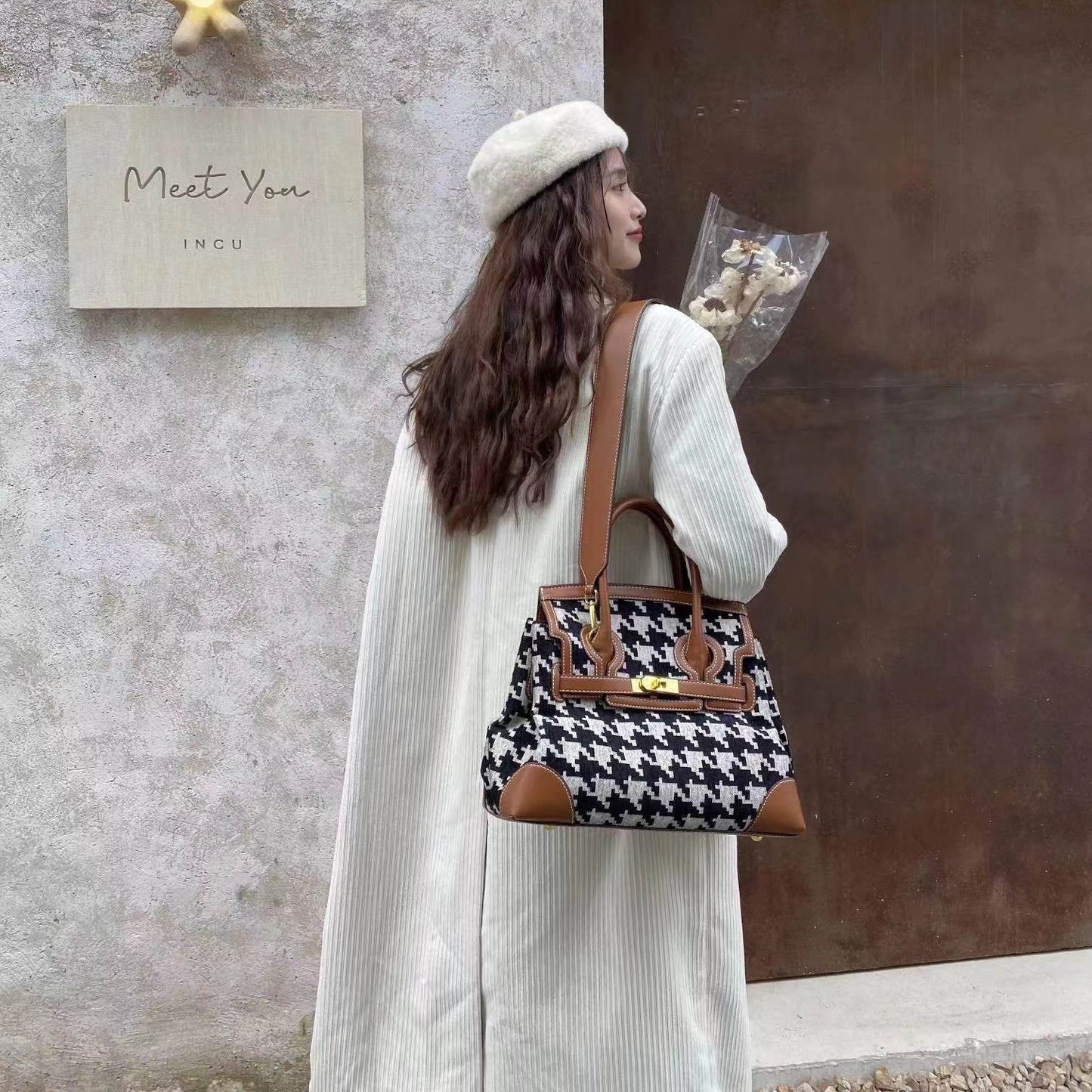 Women's handbag