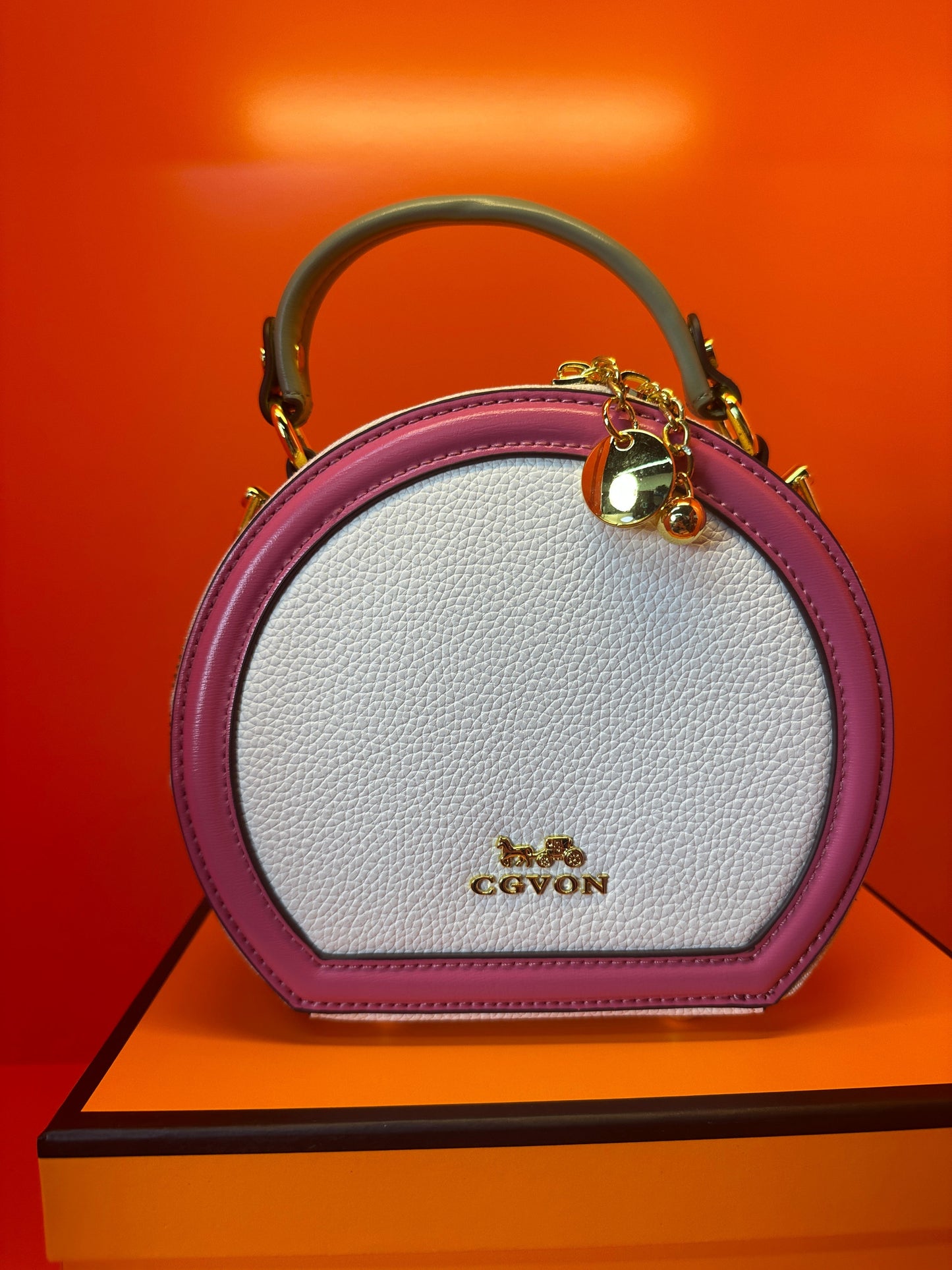Round handbag