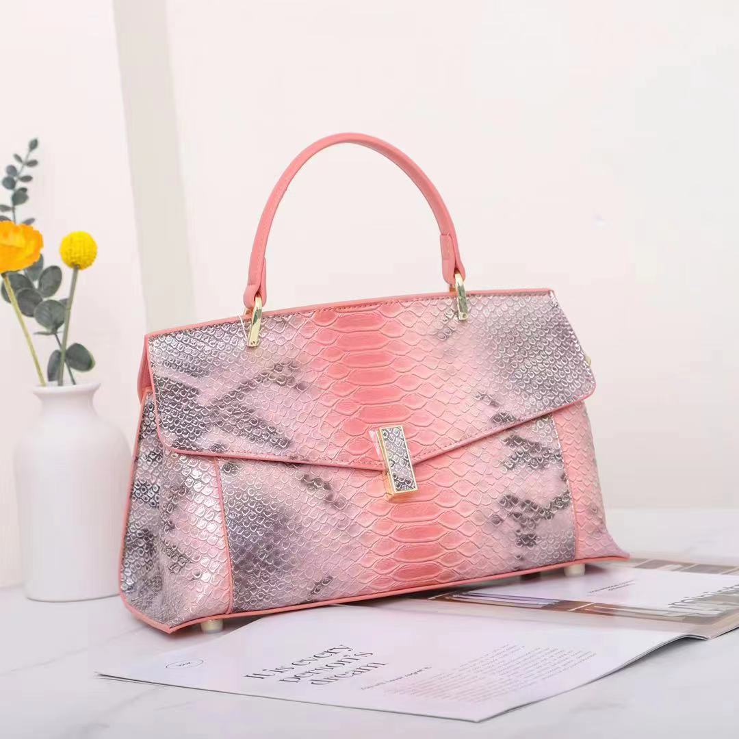 SHOULDER BAG
