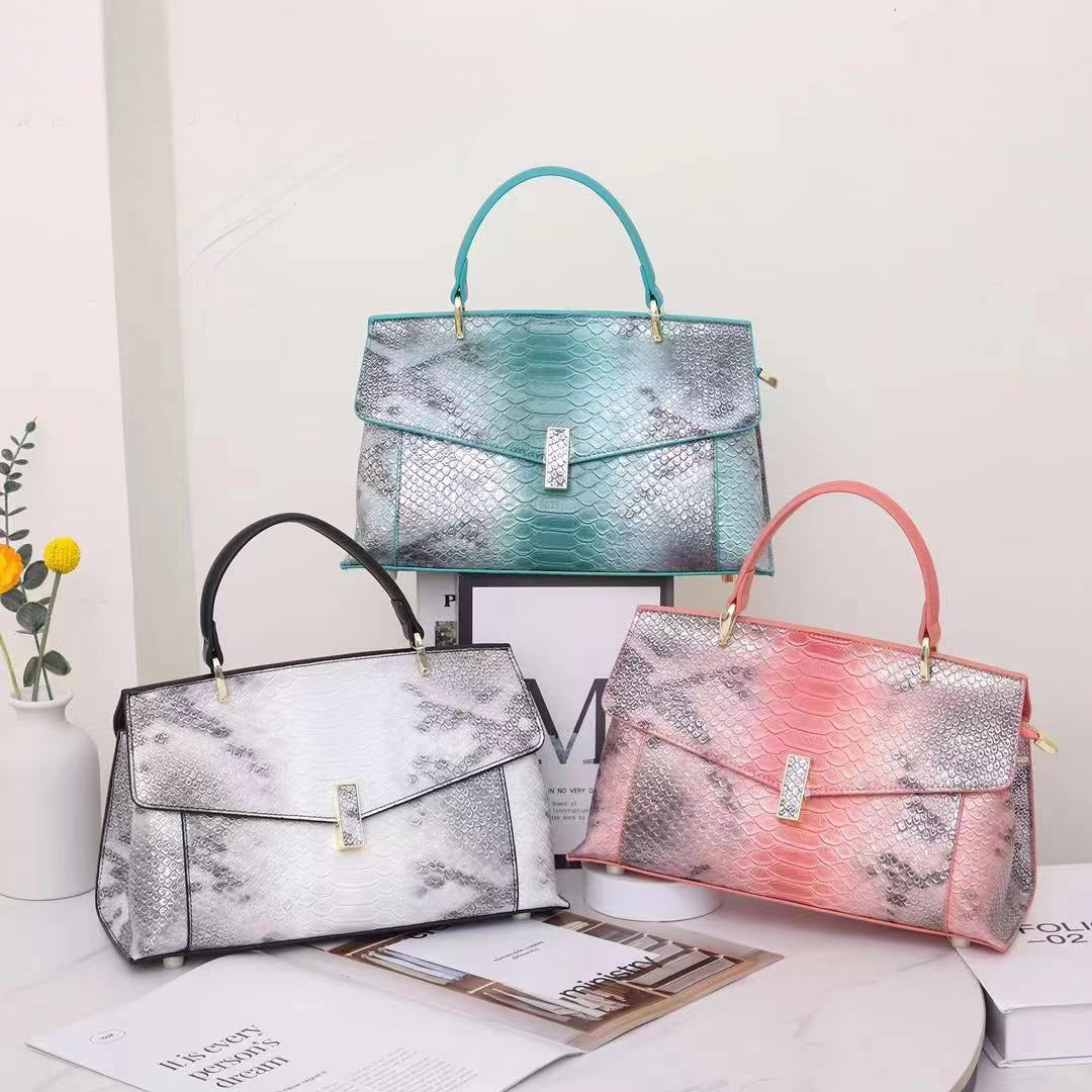 SHOULDER BAG