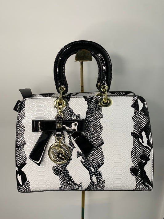 [YX]Black and white serpentine bag-1