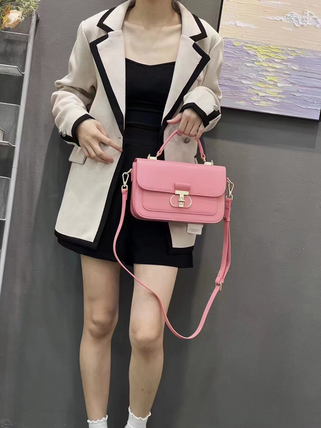 LARGE CAPACITY SHOULDER BAG